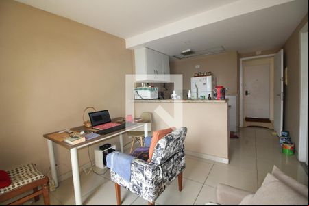 Sala de kitnet/studio à venda com 1 quarto, 50m² em Barra da Tijuca, Rio de Janeiro