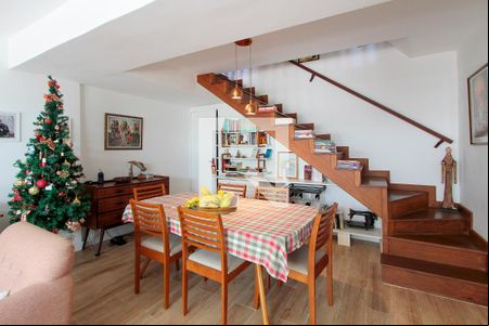 Sala de casa à venda com 5 quartos, 250m² em Barra da Tijuca, Rio de Janeiro