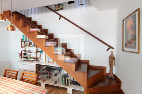Escada de casa à venda com 5 quartos, 250m² em Barra da Tijuca, Rio de Janeiro