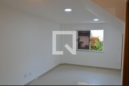 Sala de casa de condomínio à venda com 2 quartos, 100m² em Freguesia (jacarepaguá), Rio de Janeiro