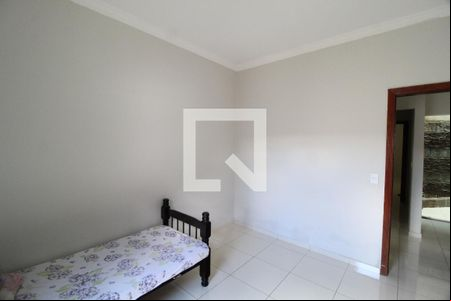 Quarto 1 de casa para alugar com 3 quartos, 360m² em Santa Mônica, Uberlândia