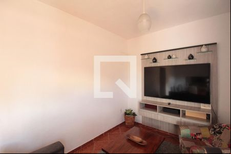 Sala de casa à venda com 2 quartos, 200m² em Jardim Guanabara, Belo Horizonte