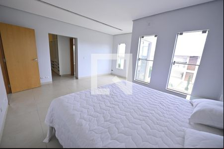 Suíte de casa de condomínio para alugar com 3 quartos, 320m² em Jardins Lisboa, Goiânia