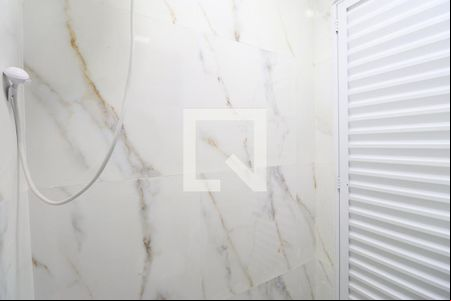 Banheiro de kitnet/studio para alugar com 1 quarto, 35m² em Vila Romana, São Paulo