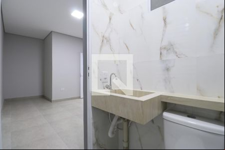 Banheiro de kitnet/studio para alugar com 1 quarto, 35m² em Vila Romana, São Paulo