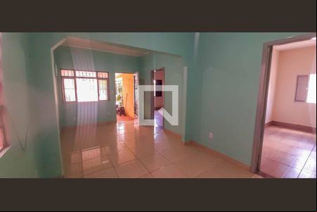 Casa para alugar com 3 quartos, 250m² em Pestana, Osasco