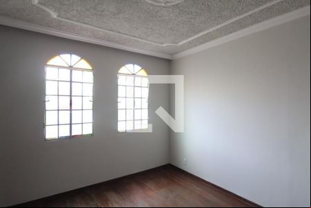 Sala de casa à venda com 3 quartos, 80m² em São Luiz, Belo Horizonte