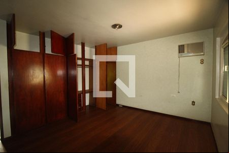 Quarto 1 de casa para alugar com 3 quartos, 300m² em Saraiva, Uberlândia