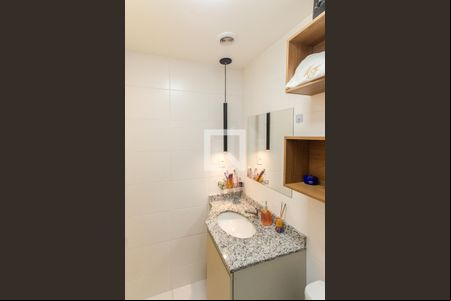 Banheiro da Suíte de apartamento para alugar com 2 quartos, 55m² em Vila Guilherme, São Paulo