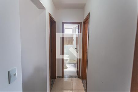 Corredor de apartamento à venda com 3 quartos, 70m² em Ana Lúcia, Belo Horizonte