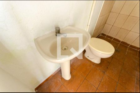Suíte - banheiro de casa de condomínio para alugar com 1 quarto, 45m² em Vila Zat, São Paulo