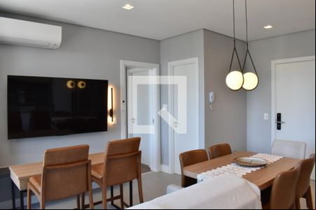 Sala de apartamento para alugar com 1 quarto, 55m² em Centro, Curitiba