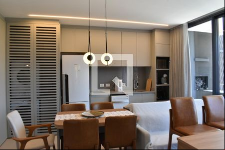 Sala de apartamento para alugar com 1 quarto, 55m² em Centro, Curitiba