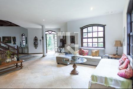 sala de casa de condomínio para alugar com 4 quartos, 1800m² em Ipê, Nova Lima