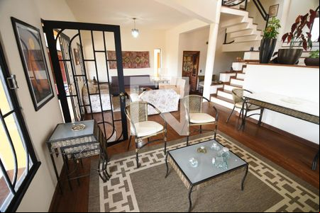 Sala de casa de condomínio à venda com 5 quartos, 400m² em Residencial Vila Verde, Campinas