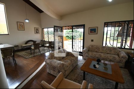 Sala de casa de condomínio à venda com 5 quartos, 400m² em Residencial Vila Verde, Campinas