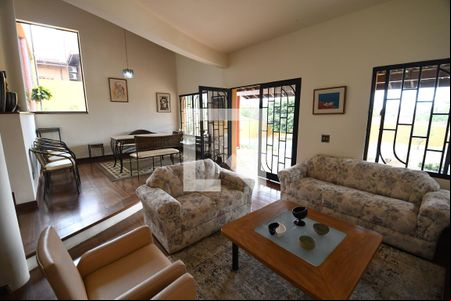 Sala de casa de condomínio à venda com 5 quartos, 400m² em Residencial Vila Verde, Campinas