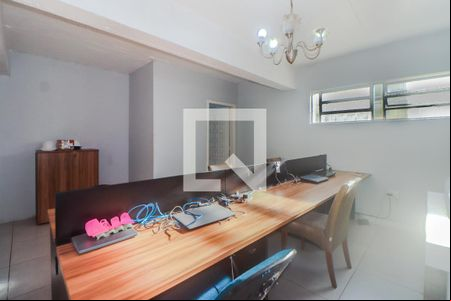 Escritório (Subsolo) de casa para alugar com 3 quartos, 375m² em Jardim do Salso, Porto Alegre
