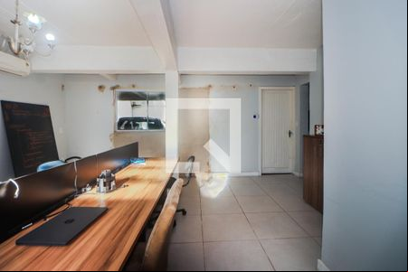 Escritório (Subsolo) de casa para alugar com 3 quartos, 375m² em Jardim do Salso, Porto Alegre