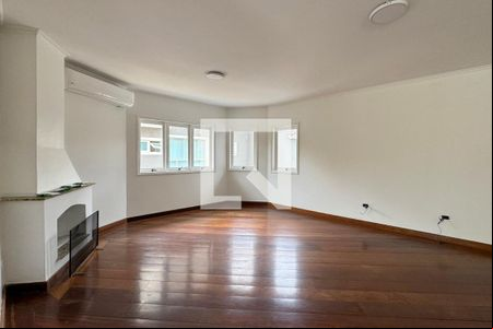 Sala de casa de condomínio para alugar com 4 quartos, 250m² em Tamboré, Santana de Parnaíba