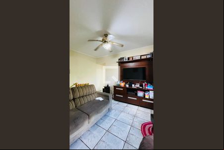 Sala de TV de casa para alugar com 3 quartos, 330m² em Vila São João, Guarulhos