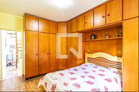 Suite 01 de casa à venda com 5 quartos, 200m² em Jardim Ester Yolanda, São Paulo