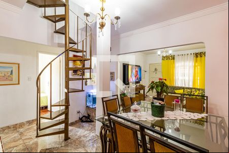 Sala de casa à venda com 5 quartos, 200m² em Jardim Ester Yolanda, São Paulo
