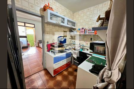 Escritório de casa à venda com 2 quartos, 130m² em São João Batista, Belo Horizonte