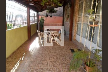 Casa à venda com 3 quartos, 250m² em Guarani, Belo Horizonte