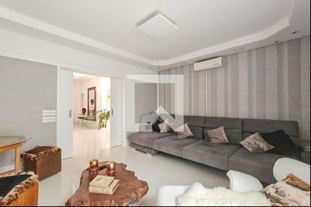 Sala de casa de condomínio para alugar com 6 quartos, 840m² em Jardim Acapulco, Guarujá