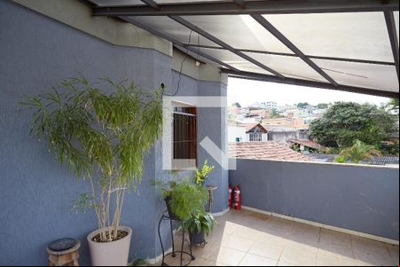 Varanda da Sala de casa à venda com 4 quartos, 218m² em Esplanada, Belo Horizonte