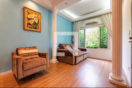 Sala de casa de condomínio à venda com 3 quartos, 200m² em Alto de Pinheiros, São Paulo