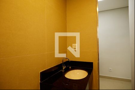 Banheiro de kitnet/studio para alugar com 1 quarto, 21m² em Boa Vista, Belo Horizonte