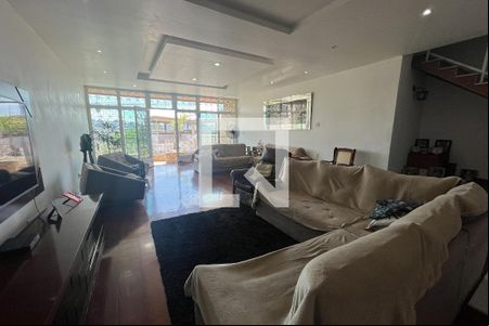 Sala de casa à venda com 8 quartos, 1100m² em Jardim Guanabara, Rio de Janeiro