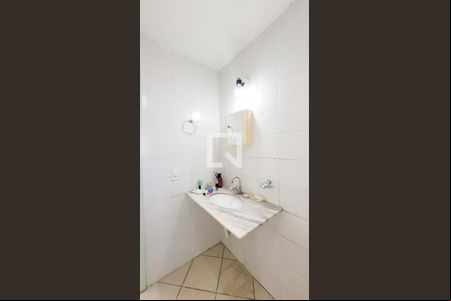 Banheiro de apartamento à venda com 1 quarto, 56m² em Centro, Campinas