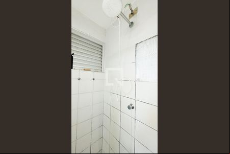 Banheiro de apartamento à venda com 1 quarto, 56m² em Centro, Campinas