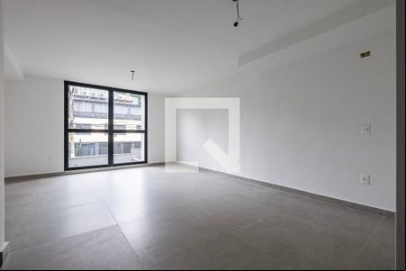 Sala de casa de condomínio à venda com 3 quartos, 226m² em Vila Madalena, São Paulo