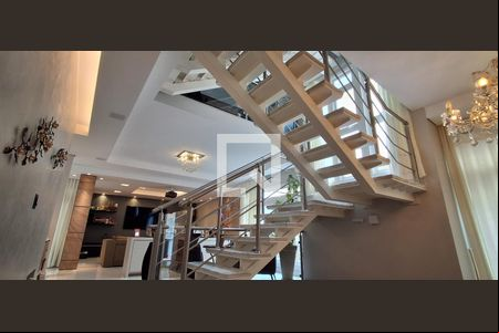 Escada de casa à venda com 4 quartos, 486m² em Jardim Sao Caetano, São Caetano do Sul
