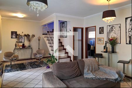 Sala de casa de condomínio à venda com 4 quartos, 170m² em Maria Paula, Niterói