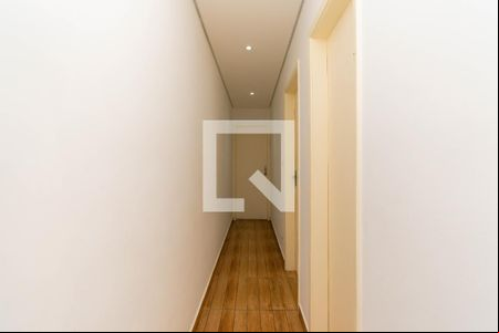 Corredor de casa à venda com 3 quartos, 200m² em Jardim Avelino, São Paulo