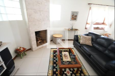 Sala de casa de condomínio à venda com 3 quartos, 500m² em Bairro das Palmeiras, Campinas