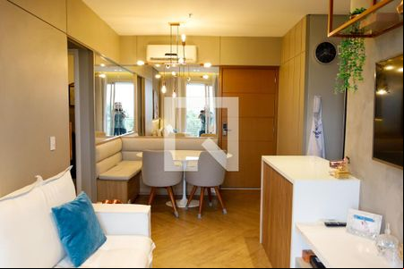 Sala de apartamento à venda com 2 quartos, 62m² em Industrial Autonomistas, Osasco