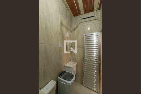 Banheiro de kitnet/studio para alugar com 1 quarto, 23m² em Juliana, Belo Horizonte