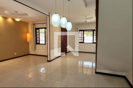 Casa à venda com 3 quartos, 154m² em Serra Grande, Niterói