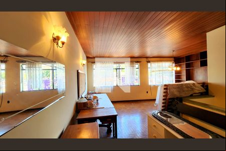 Sala de casa à venda com 4 quartos, 350m² em Jardim Pacaembu, Jundiaí