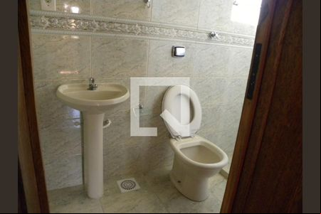 Banheiro de casa de condomínio à venda com 3 quartos, 149m² em Partenon, Porto Alegre