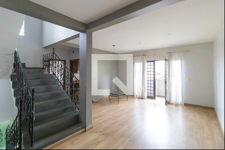Sala de casa para alugar com 5 quartos, 336m² em Jardim Lumen Christi, Campinas
