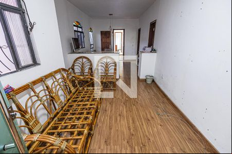 Sala de casa para alugar com 3 quartos, 100m² em Guarani, Belo Horizonte