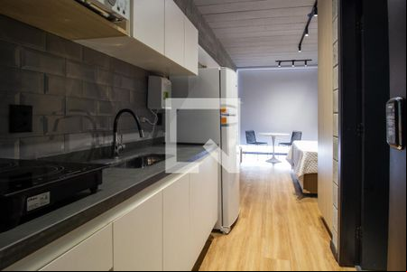 Cozinha de kitnet/studio para alugar com 1 quarto, 30m² em Vila Romana, São Paulo