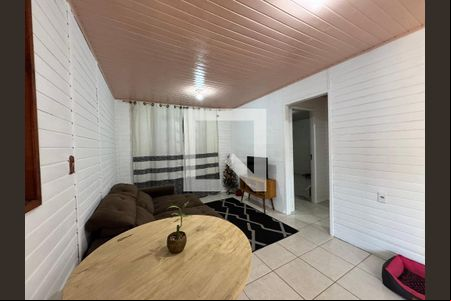 Sala de casa à venda com 3 quartos, 140m² em Feitoria, São Leopoldo